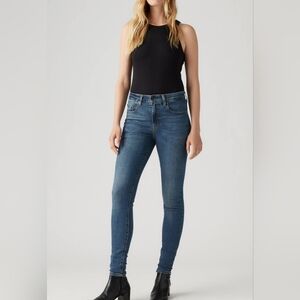 Levi's Women's Skinny Jeans in Deep Blue